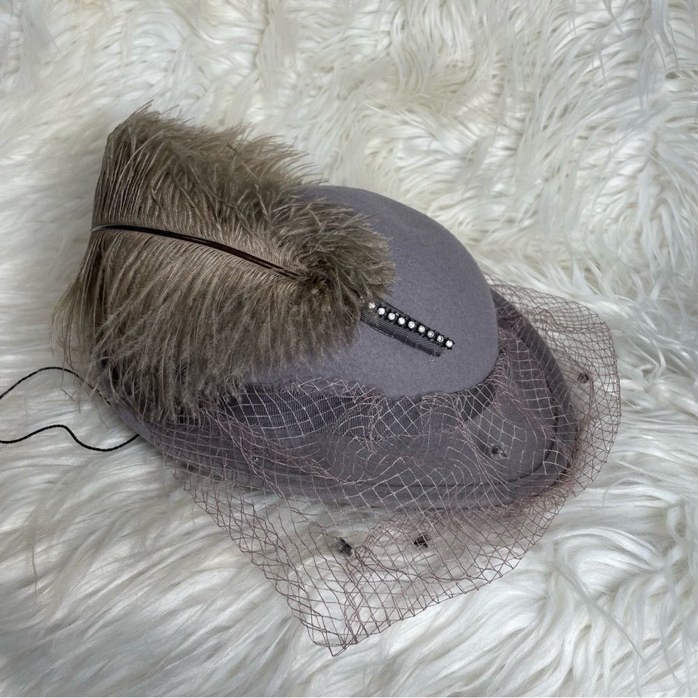 Vintage 60s Designer Gray‎ Wool Netted Veil Ostrich Feather Fascinator Hat